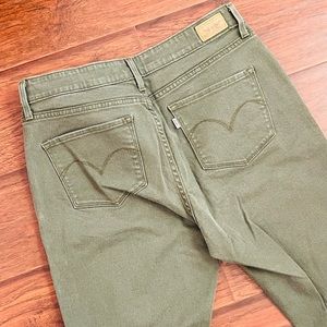 Levi’s khaki jeans